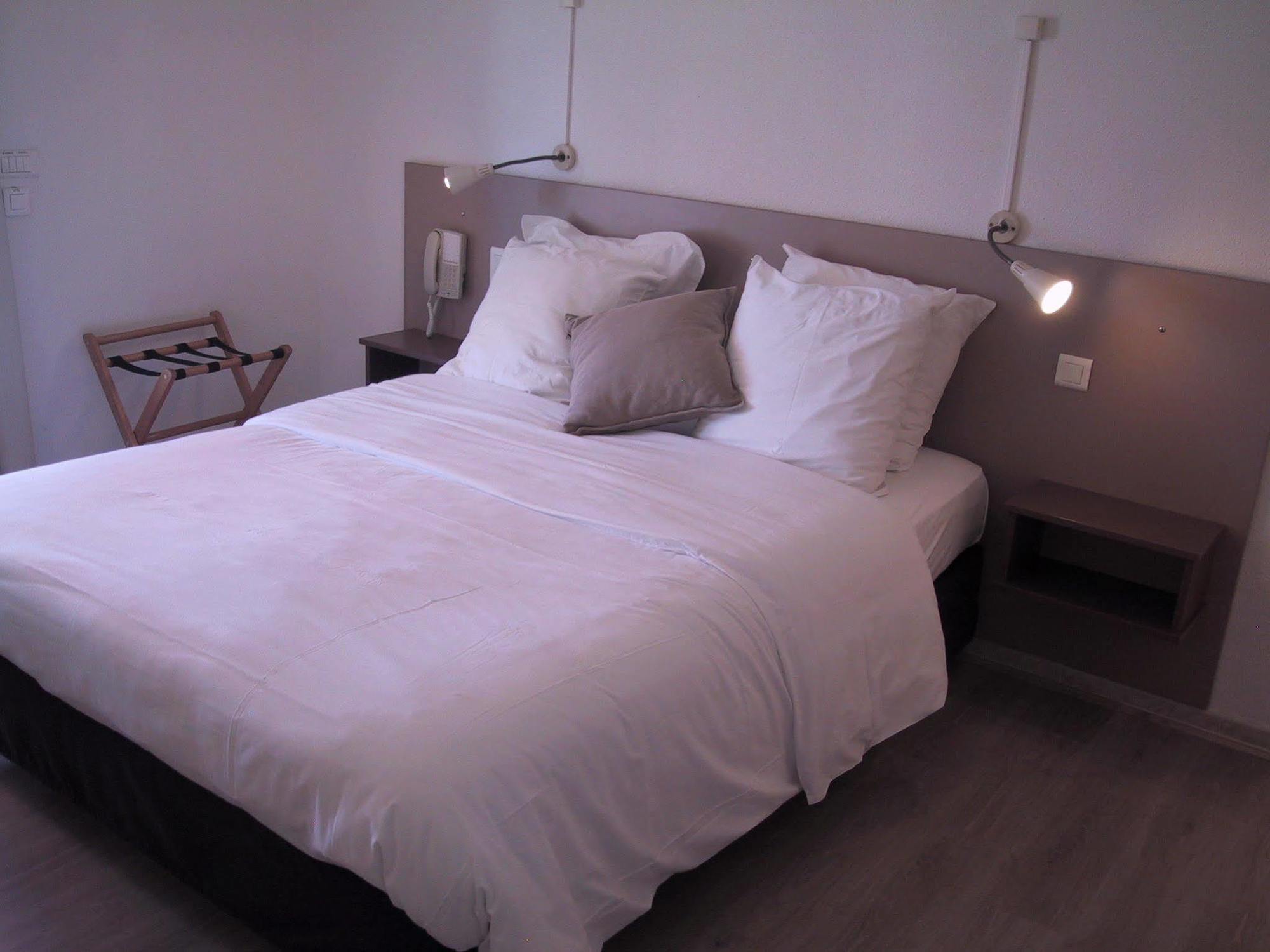 Logis Hotel l'Esterella Saint-Raphaël Esterno foto